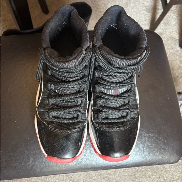 Jordan Bred 11 - Picture 1 of 3